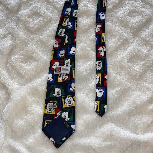 Vintage Mickey Mouse silk tie - Picture 3 of 9
